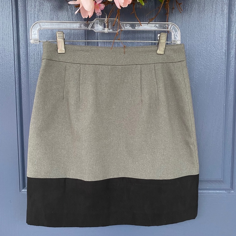 Loft Gray and Black pencil skirt 00P